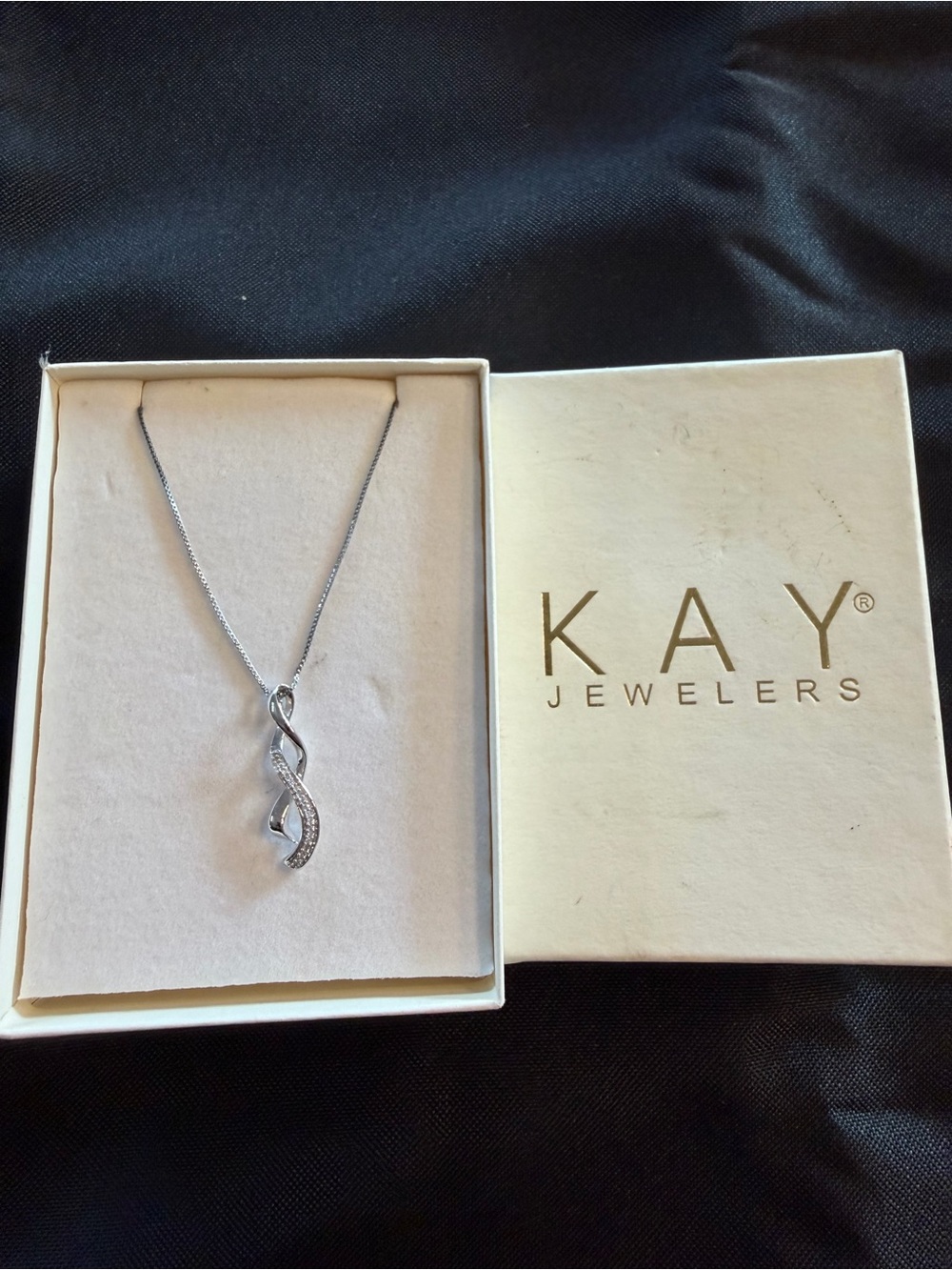 Kay Jewelers Silver Twisted Pavé Pendant Necklace - Silver